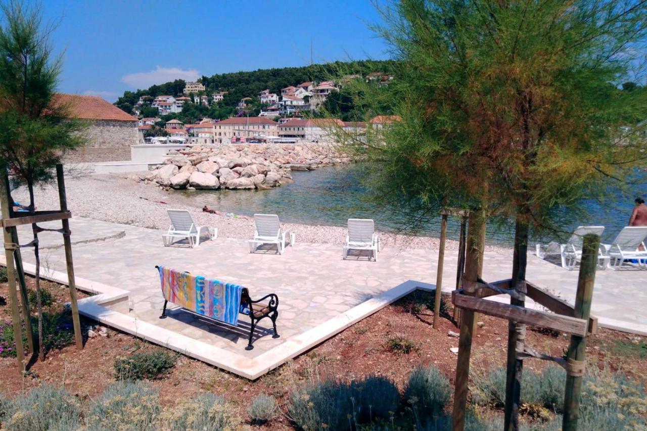 Apartments With A Parking Space Jelsa, Hvar - 8746 イェルサ エクステリア 写真
